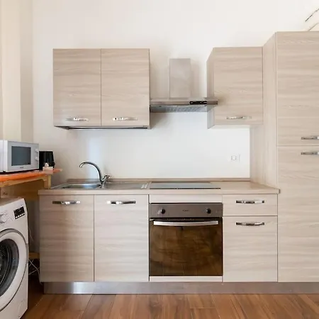 Ai Piedi Di San Luca - Parcheggio + 3 Bagni Μπολόνια