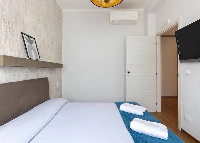 Ai Piedi Di San Luca - Parcheggio + 3 Bagni Apartment *