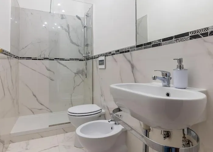 Ai Piedi Di San Luca - Parcheggio + 3 Bagni Διαμέρισμα Μπολόνια