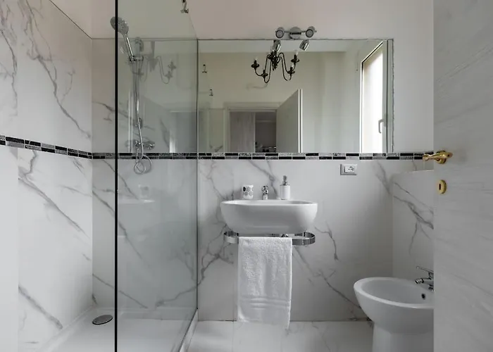 Ai Piedi Di San Luca - Parcheggio + 3 Bagni Bologna