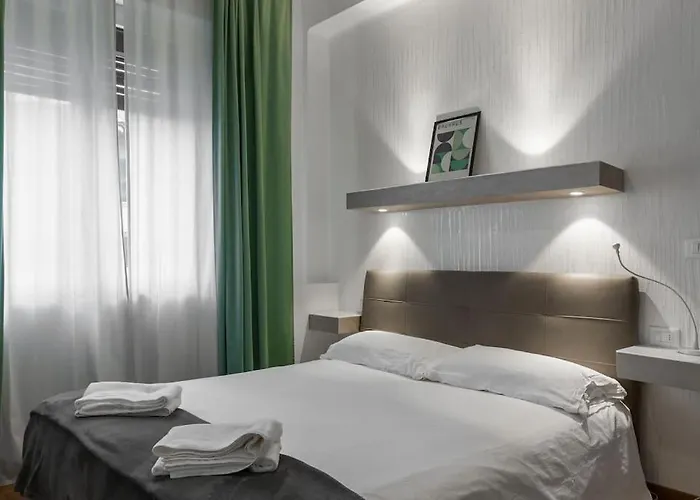 Ai Piedi Di San Luca - Parcheggio + 3 Bagni Διαμέρισμα *