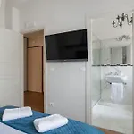 Ai Piedi Di San Luca - Parcheggio + 3 Bagni Apartman